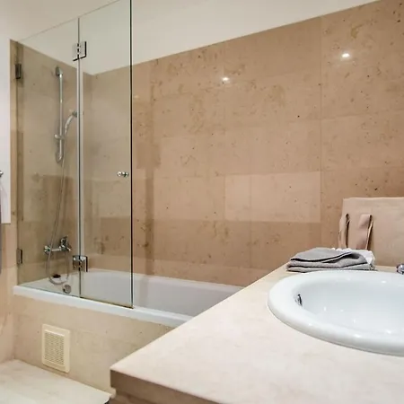 Appartement Luxueux Dans Un Site Exceptionnelle *